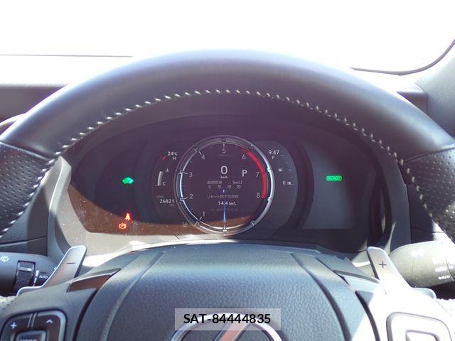 Lexus IS 2021-01 6907683-11
