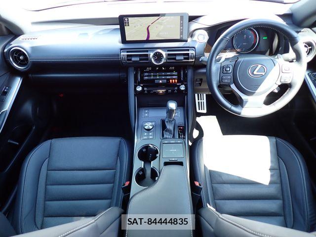 Lexus IS 2021-01 6907683-1