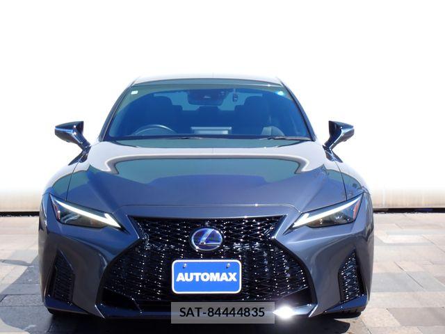 Lexus IS 2021-01 6907683-3