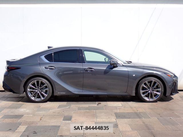 Lexus IS 2021-01 6907683-4