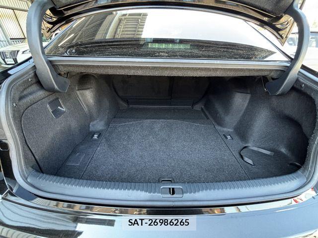 Lexus IS 2013-10 6907698-17