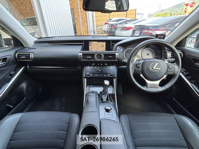Lexus IS 2013-10 6907698-1