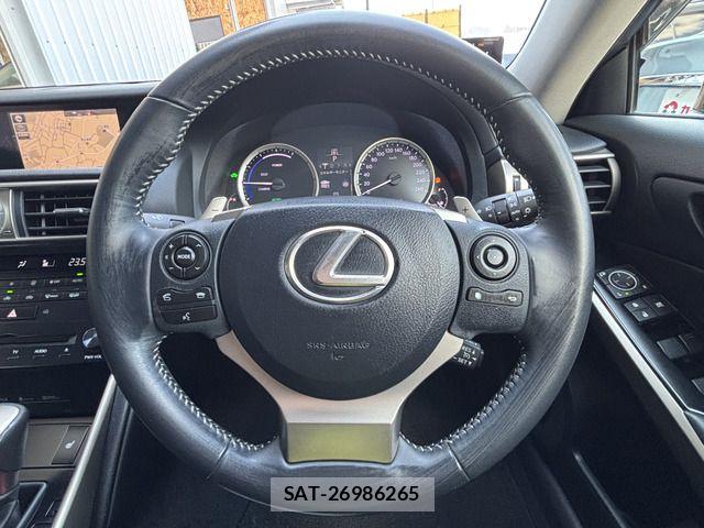 Lexus IS 2013-10 6907698-2