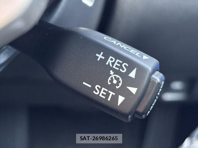 Lexus IS 2013-10 6907698-3