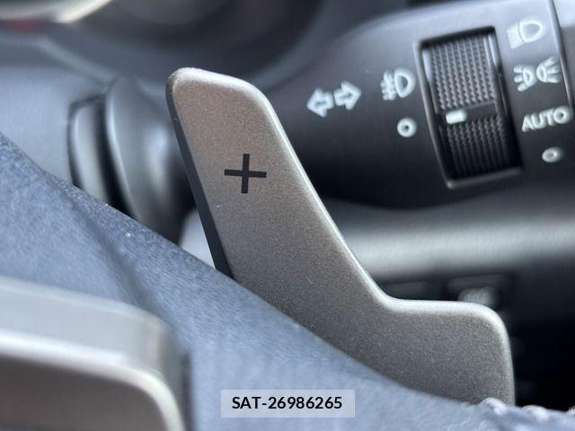 Lexus IS 2013-10 6907698-7