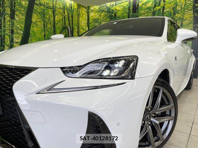 Lexus IS 2017-05 6907695-11