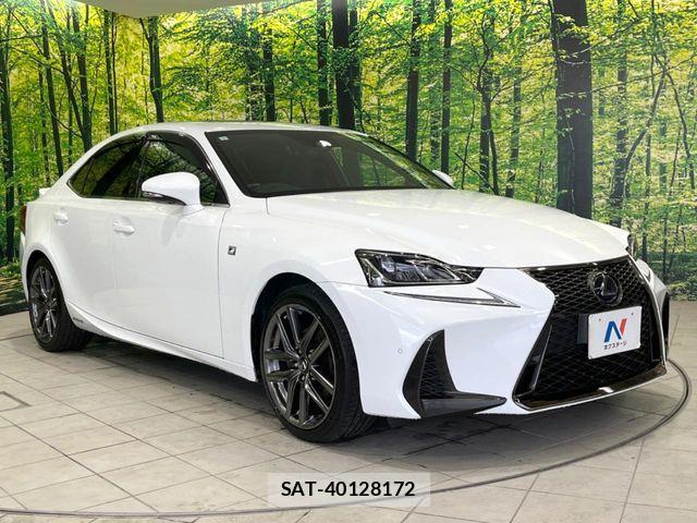 Lexus IS 2017-05 6907695-15