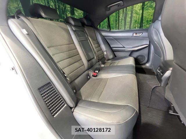 Lexus IS 2017-05 6907695-8