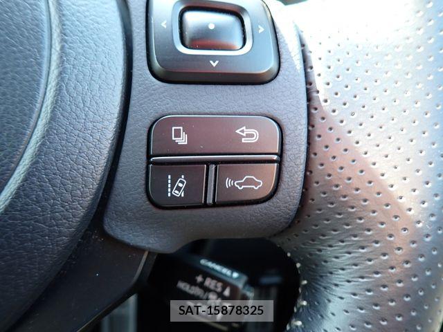 Lexus IS 2023-01 6907684-12