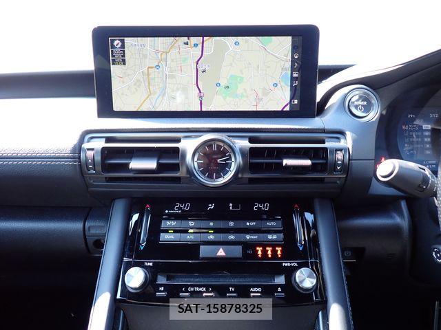 Lexus IS 2023-01 6907684-16
