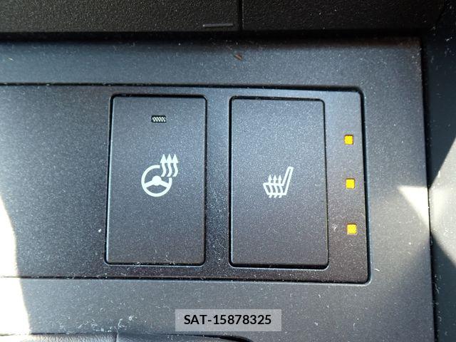 Lexus IS 2023-01 6907684-21