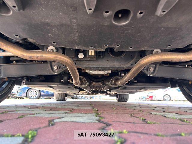 Lexus IS 2017-10 6907686-18