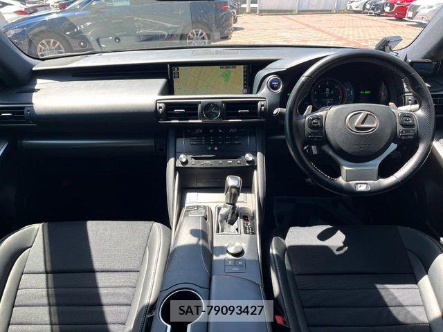 Lexus IS 2017-10 6907686-1