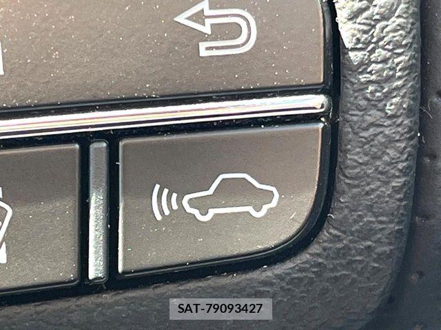 Lexus IS 2017-10 6907686-4
