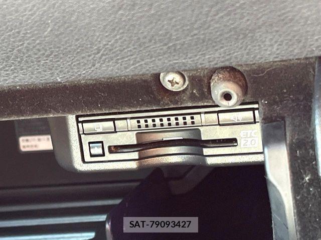 Lexus IS 2017-10 6907686-6