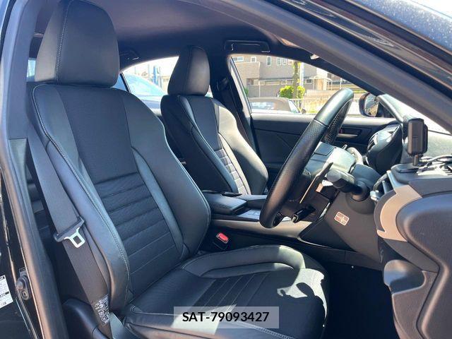 Lexus IS 2017-10 6907686-7