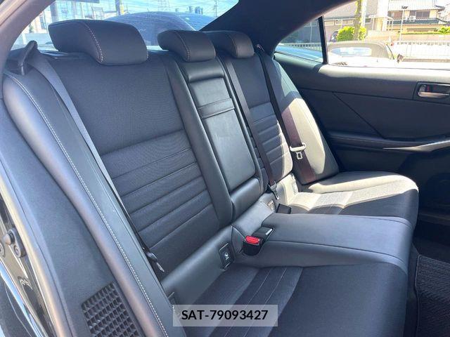 Lexus IS 2017-10 6907686-8