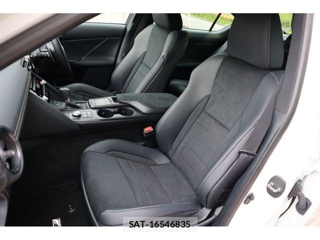 Lexus IS 2025-01 6995037-9