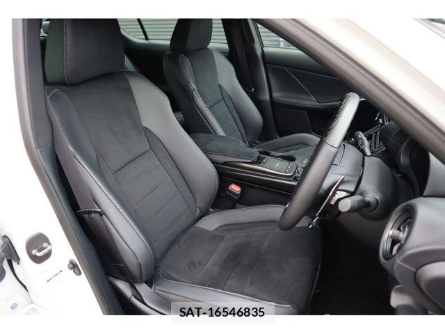 Lexus IS 2025-01 6995037-8