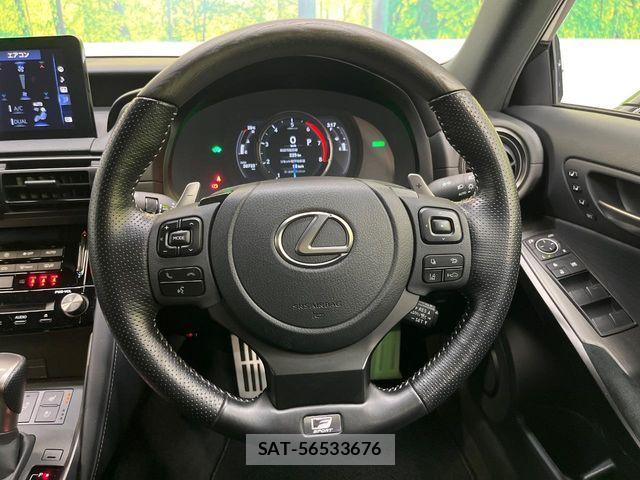 Lexus IS 2022-11 6995095-11