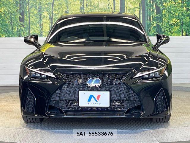 Lexus IS 2022-11 6995095-14