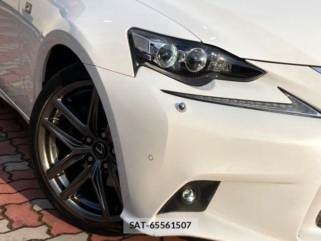 Lexus IS 2013-11 7020761-11
