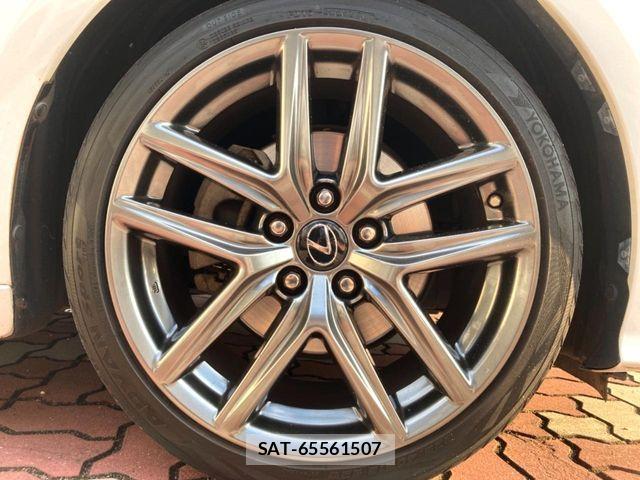 Lexus IS 2013-11 7020761-12