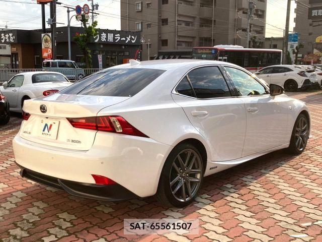 Lexus IS 2013-11 7020761-16