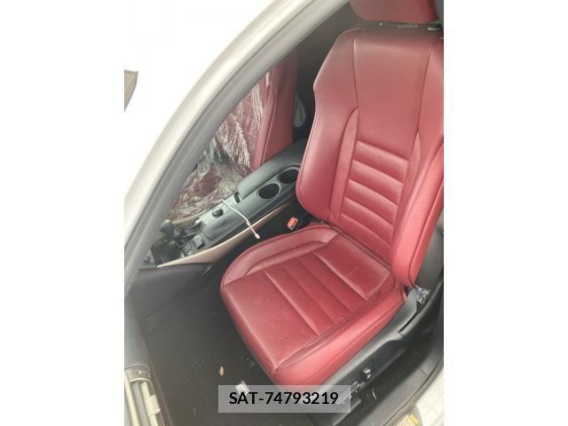 Lexus IS 2013-10 7059251-9