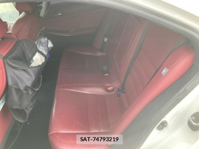 Lexus IS 2013-10 7059251-10