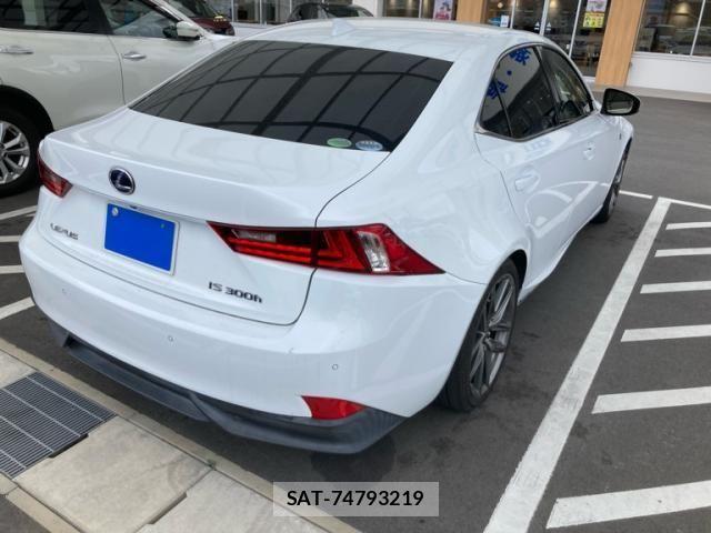 Lexus IS 2013-10 7059251-2