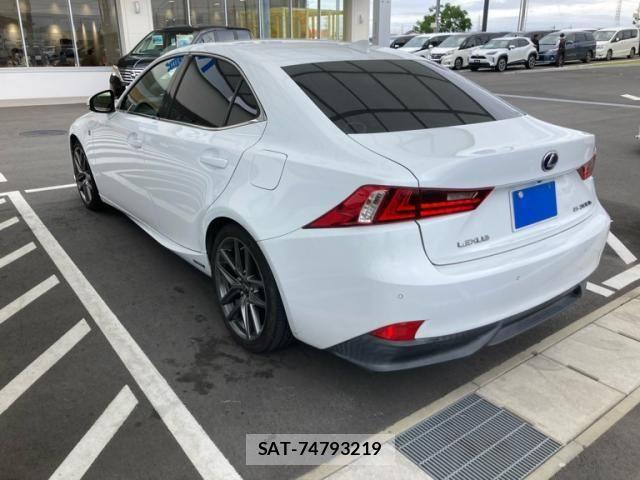 Lexus IS 2013-10 7059251-3