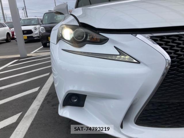 Lexus IS 2013-10 7059251-4