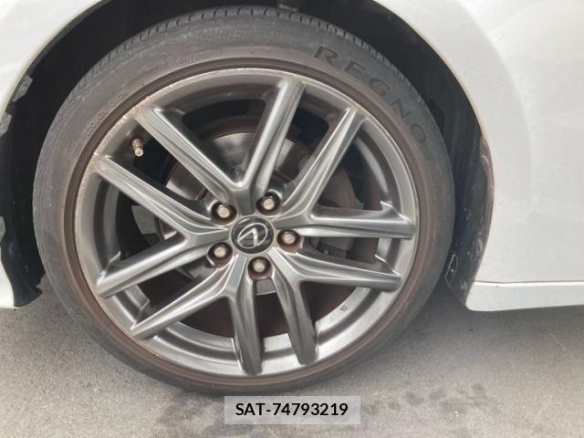 Lexus IS 2013-10 7059251-6