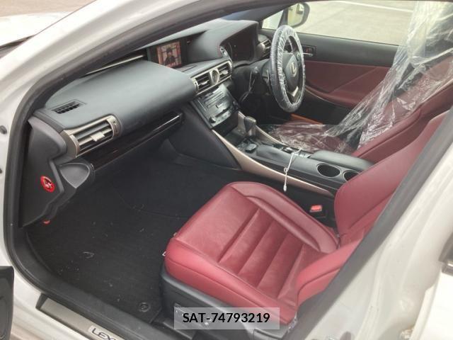 Lexus IS 2013-10 7059251-8