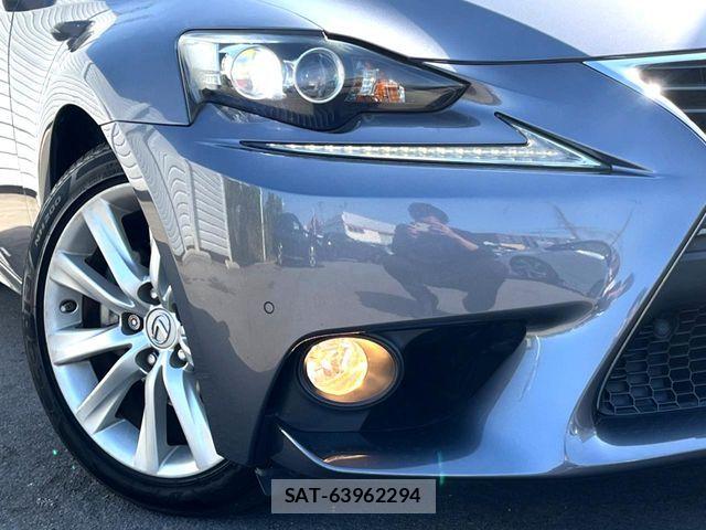Lexus IS 2013-11 7059246-13