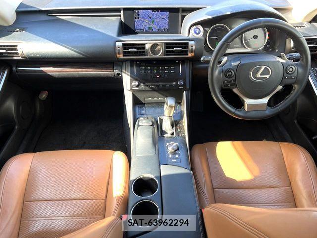 Lexus IS 2013-11 7059246-1