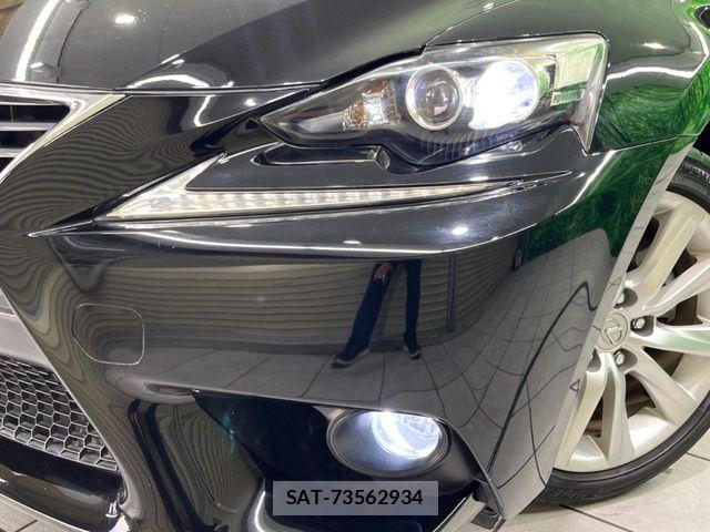 Lexus IS 2013-06 7059248-13