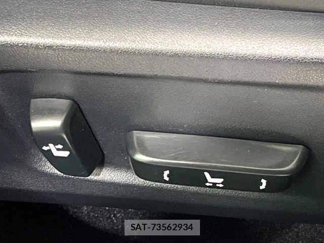 Lexus IS 2013-06 7059248-7