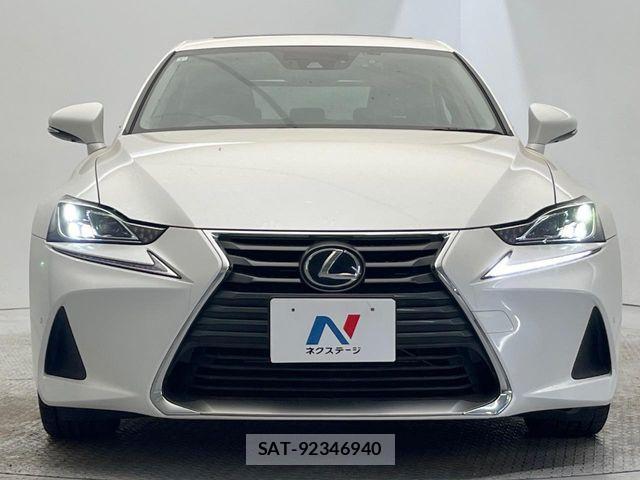 Lexus IS 2017-01 7059243-14