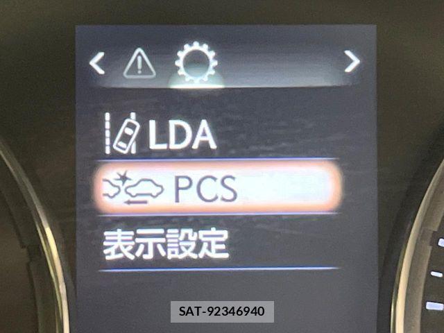 Lexus IS 2017-01 7059243-7