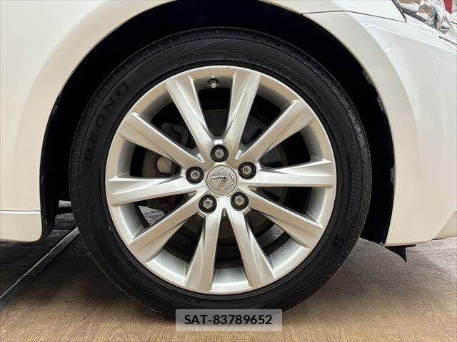 Lexus IS 2013-08 7059250-12