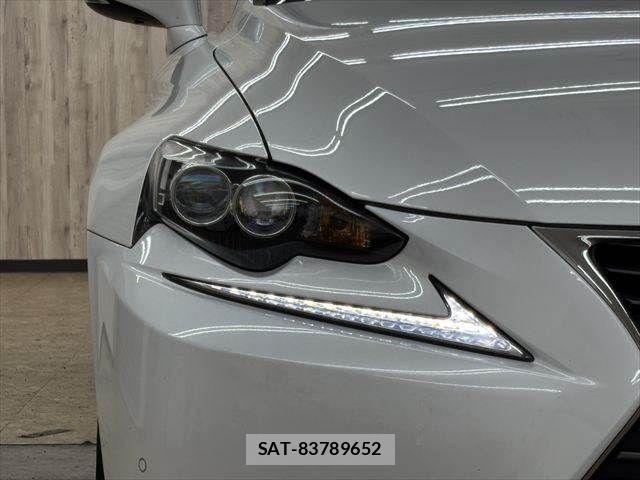 Lexus IS 2013-08 7059250-22