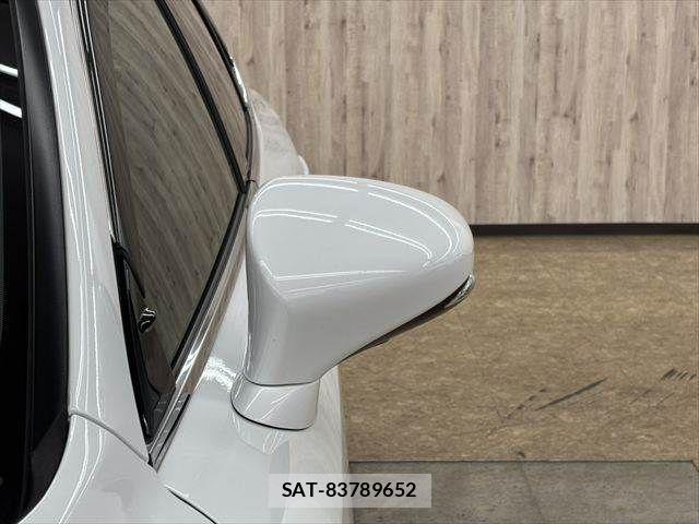 Lexus IS 2013-08 7059250-24