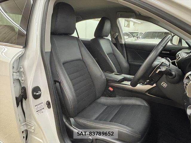 Lexus IS 2013-08 7059250-6