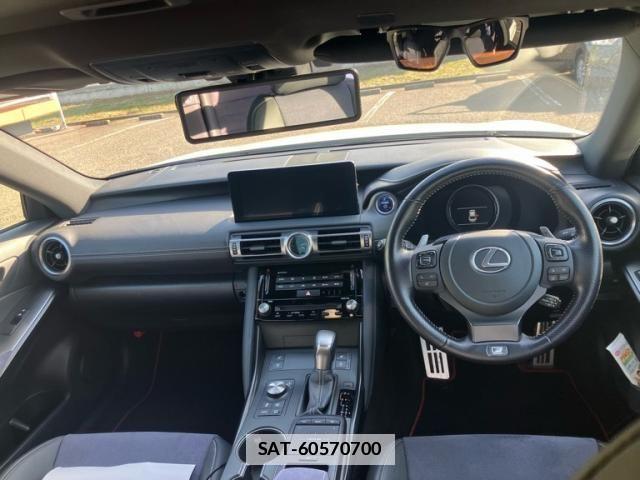 Lexus IS 2022-01 7059242-10