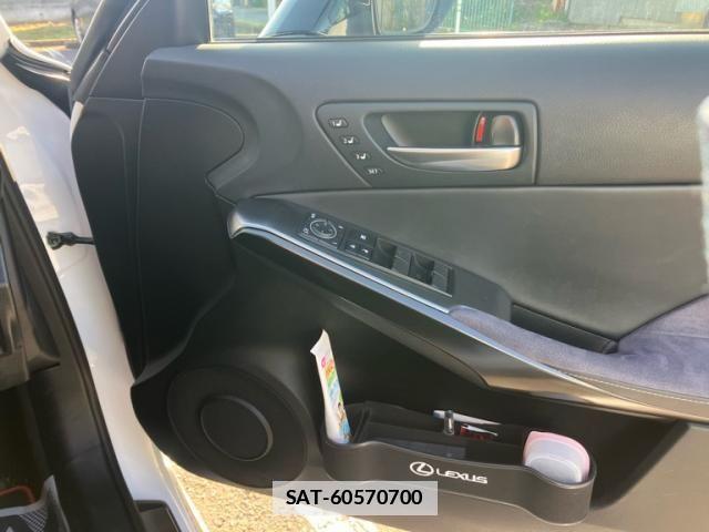 Lexus IS 2022-01 7059242-20