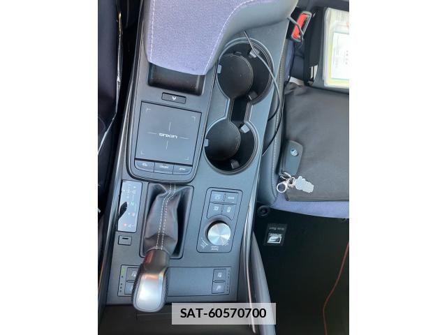 Lexus IS 2022-01 7059242-22