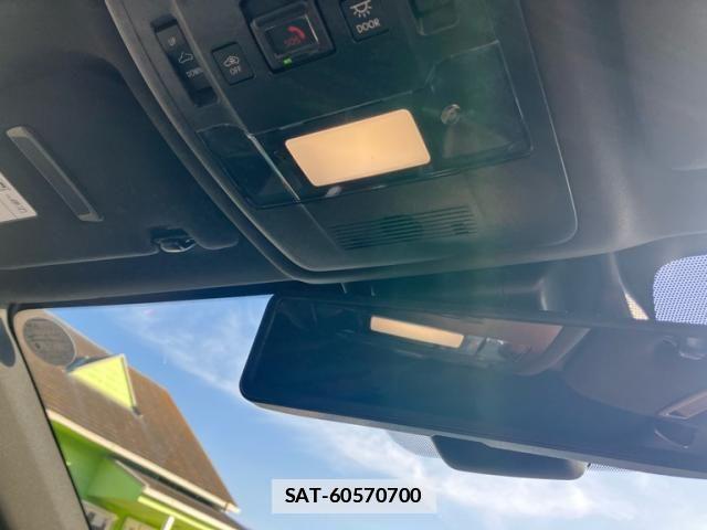 Lexus IS 2022-01 7059242-26