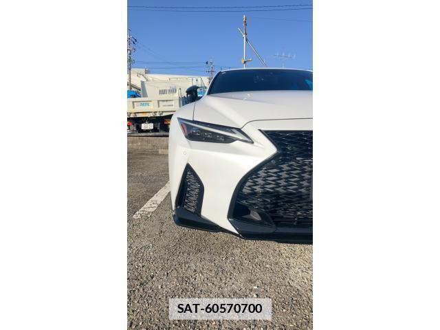Lexus IS 2022-01 7059242-28